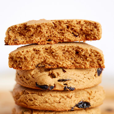 Easy Oatmeal Raisin Cookies