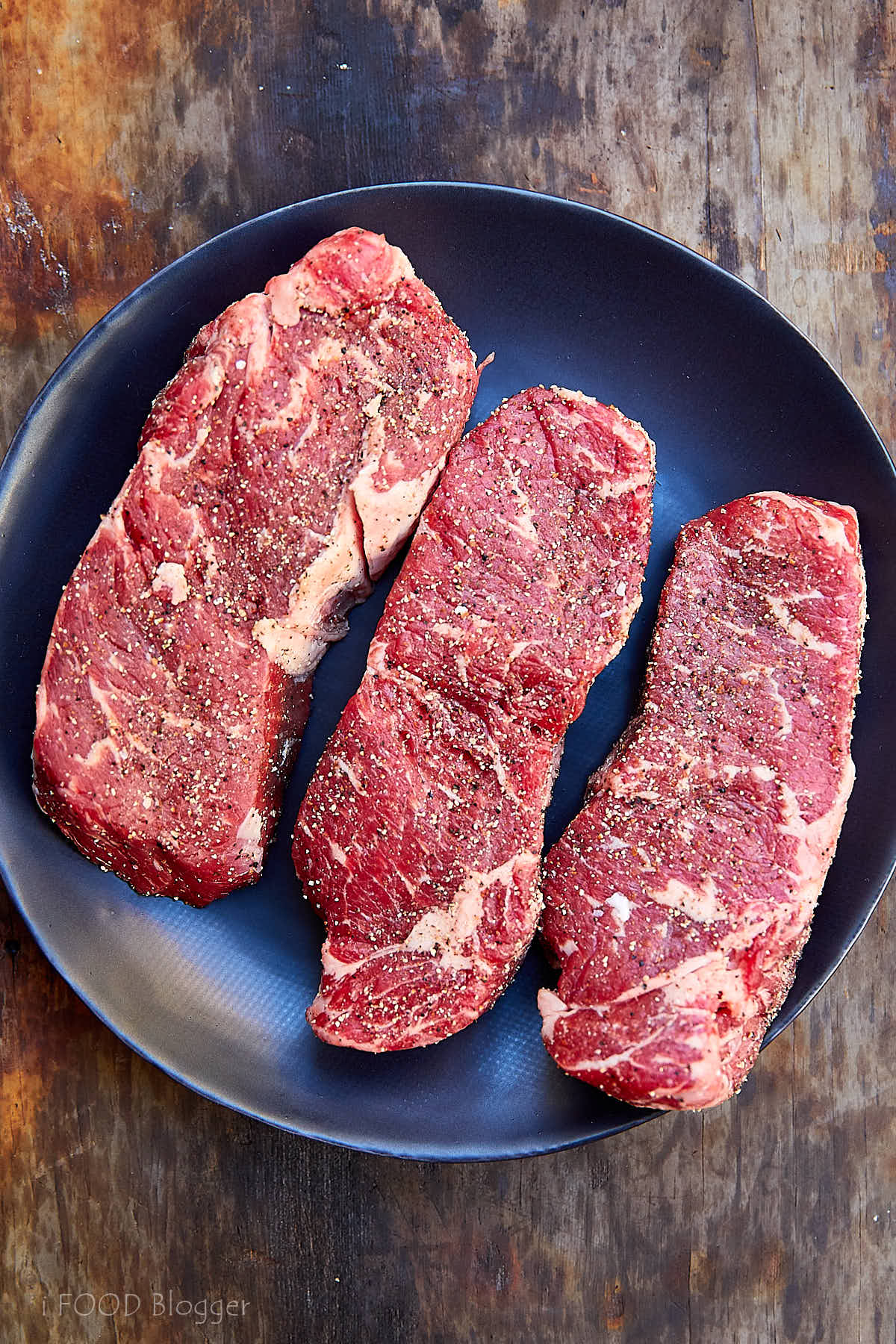 How to Cook a Perfect Steak on the Stove - i FOOD Blogger