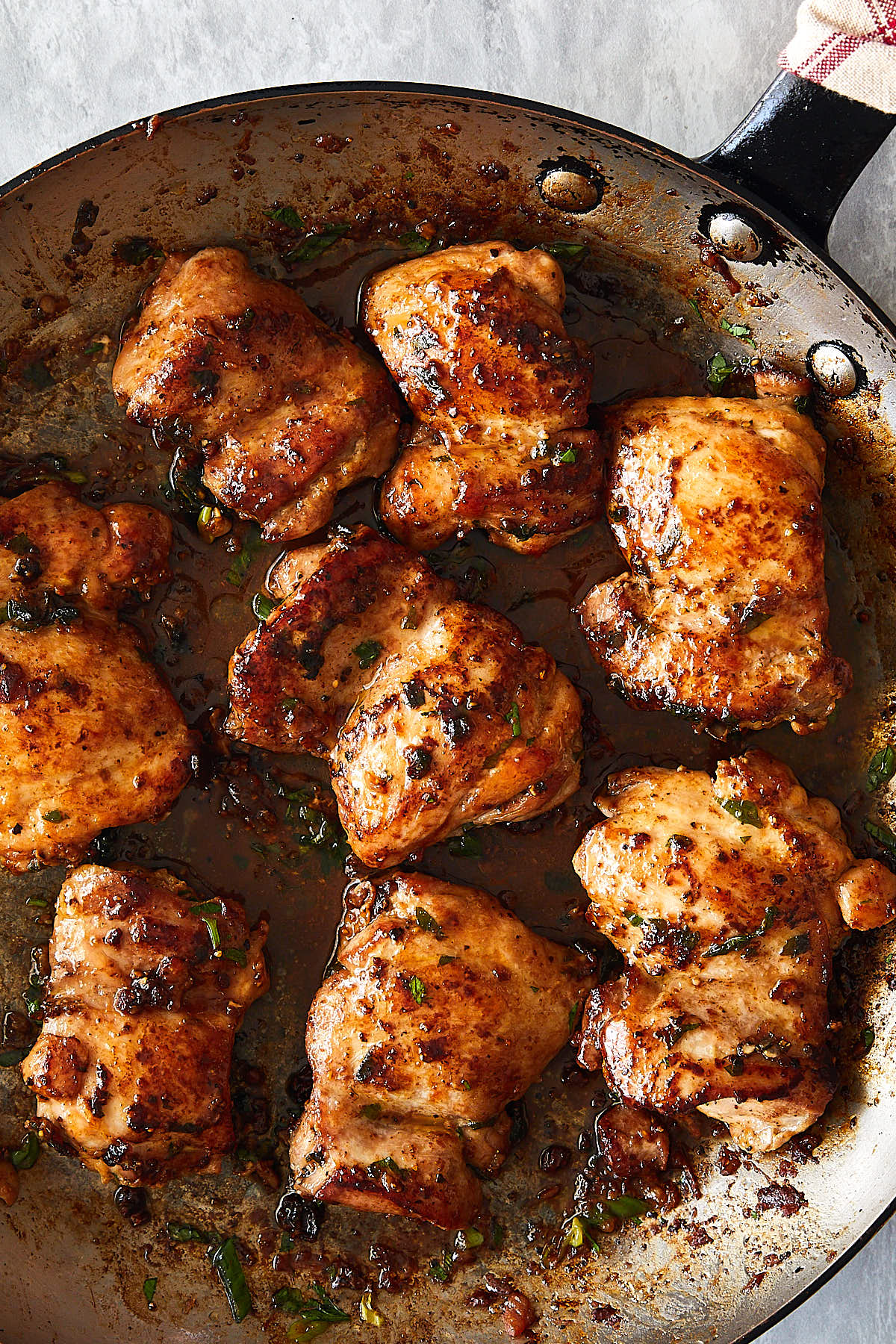 Boneless Chicken Thigh Recipe (Family Favorite) - i FOOD Blogger