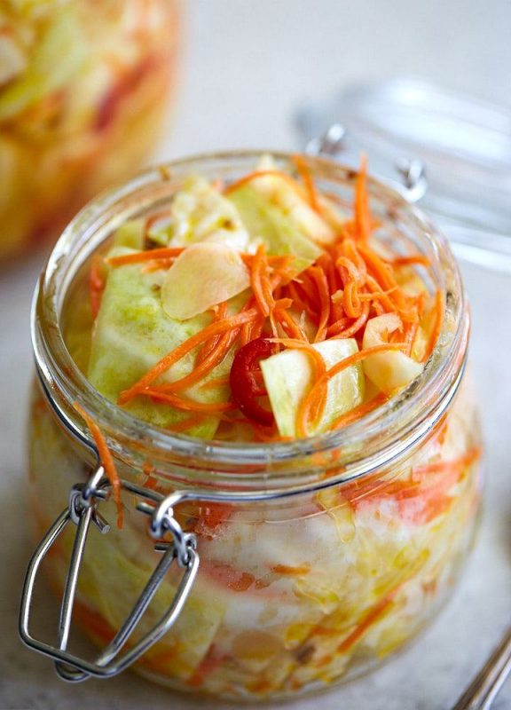 20Minute Pickled Cabbage i FOOD Blogger