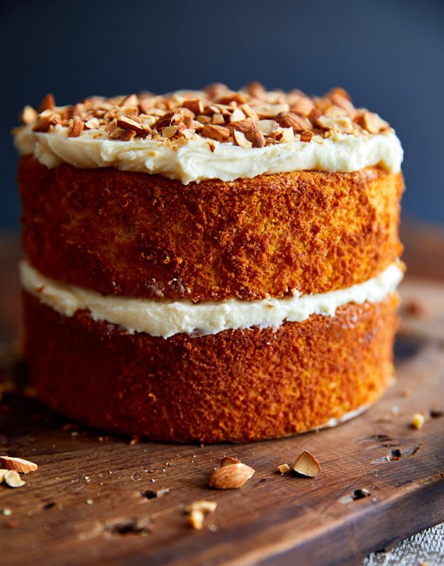 Light and Very Moist Flourless Carrot Cake i FOOD Blogger