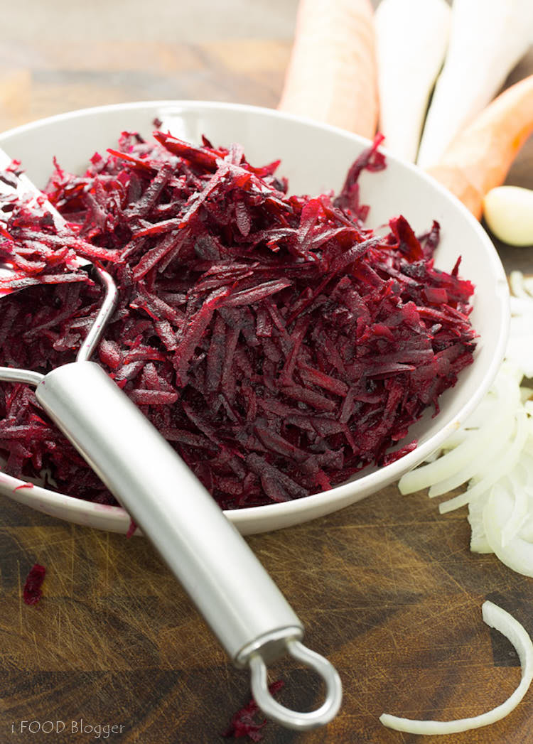 Traditional Ukrainian Borsch - prepping beets | ifoodblogger.com