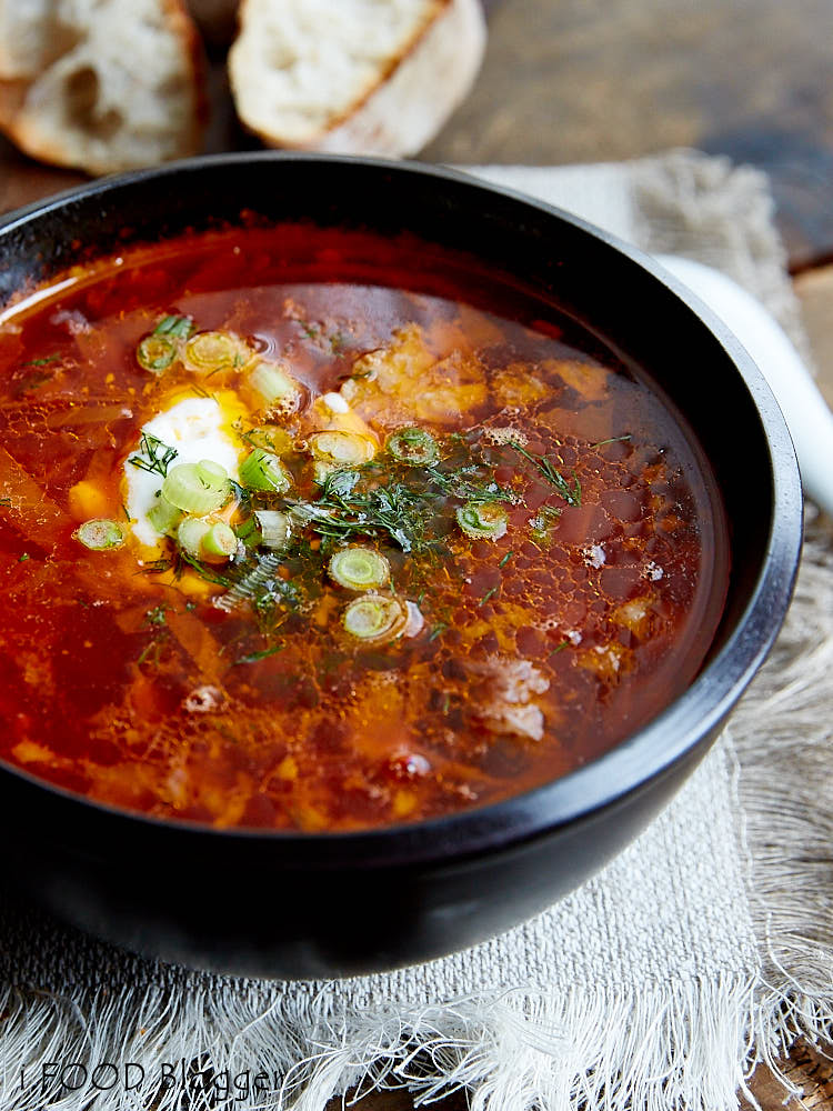 Traditional Ukrainian Borsch | ifoodblogger.com