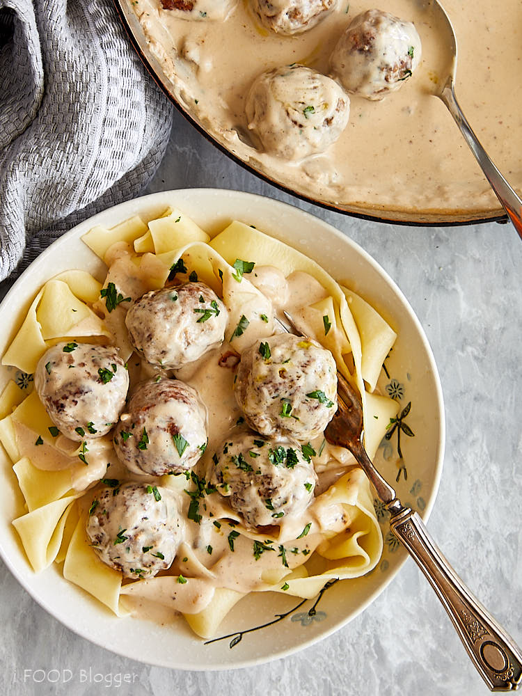 Swedish Meatballs with Cream of Mushroom Soup - i FOOD Blogger