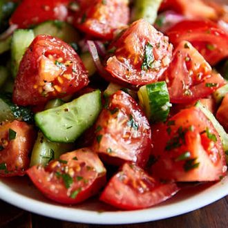 Juicy Tomato and Cucumber Salad | ifoodblogger.com