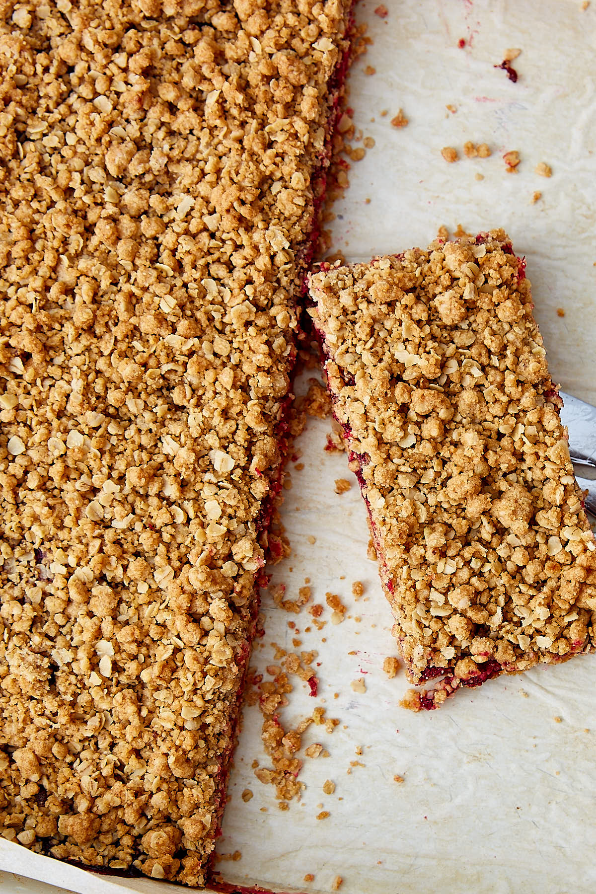 Starbucks Michigan Cherry Oat Bar Copycat Recipe. This is the best version. Period. | ifoodblogger.com