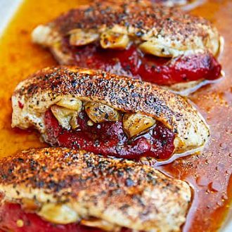 Roasted Pepper and Garlic Stuffed Chicken Breast | ifoodblogger.com