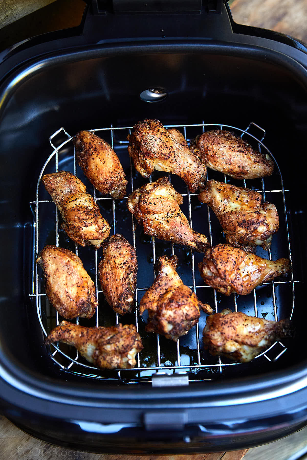 Extra Crispy Air Fryer Chicken Wings I FOOD Blogger