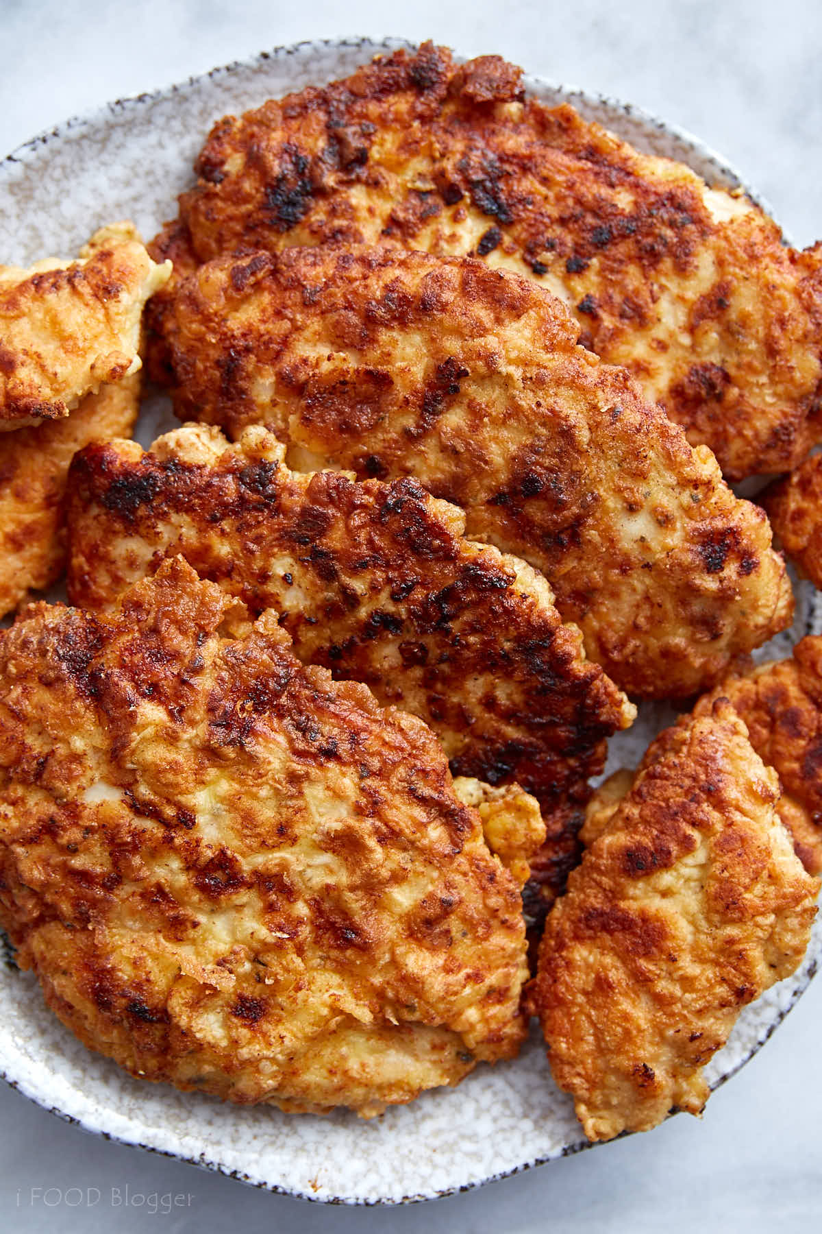 The best Fried Chicken Breast. It's  quick to prepare, delicious and super tender. | ifoodblogger.com